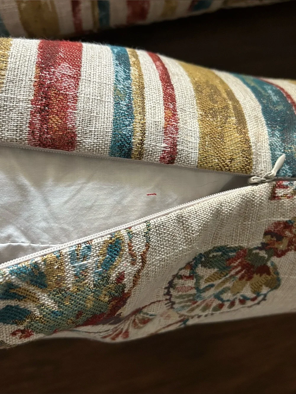 Set of 2 Lumbar 25”x13” Floral Striped Pillows Unbranded No MaterialTag